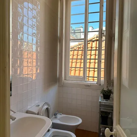 Deluxe King With Ac With2 Bedrooms Apartment Lisbon